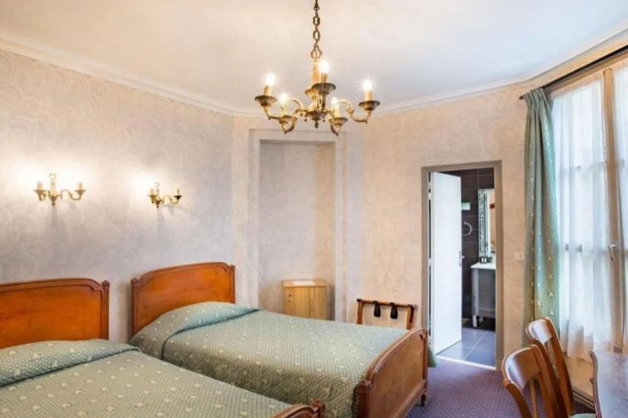 Hotel Louvre Paříž