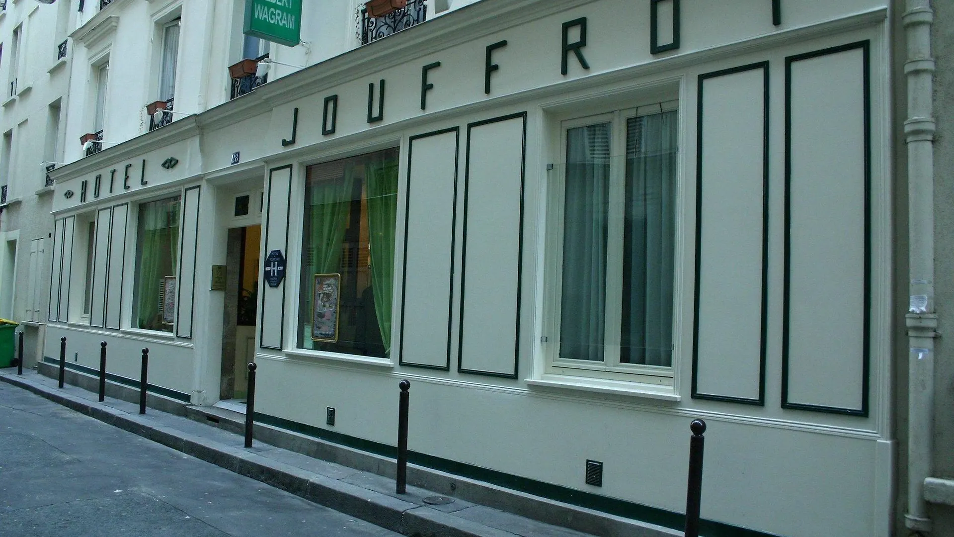 Louvre Hotel