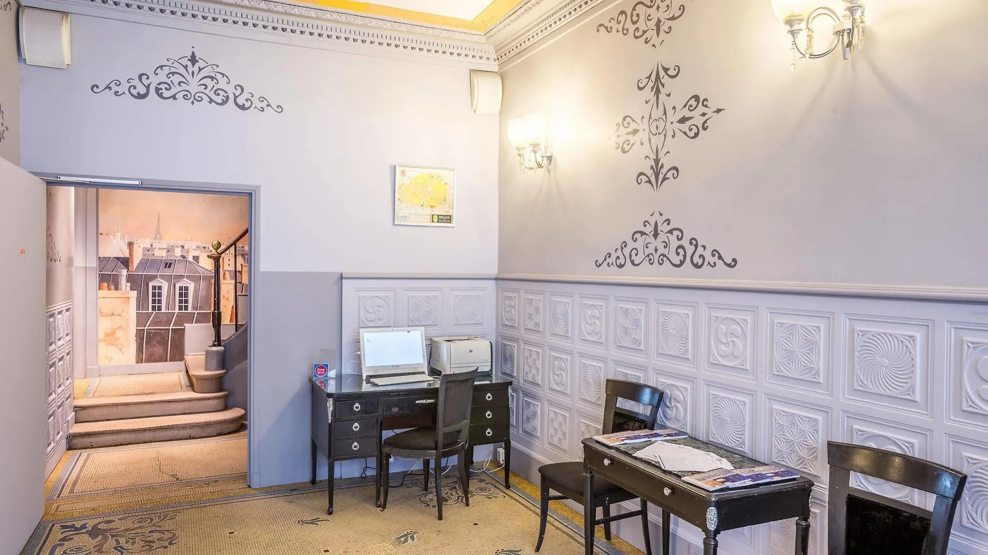 Louvre Hotel