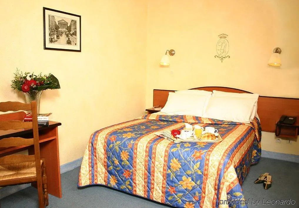 Louvre Otel 2*
