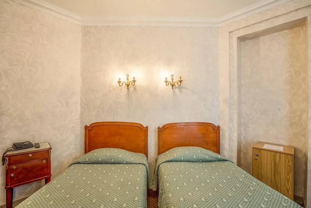 Louvre Otel 2*