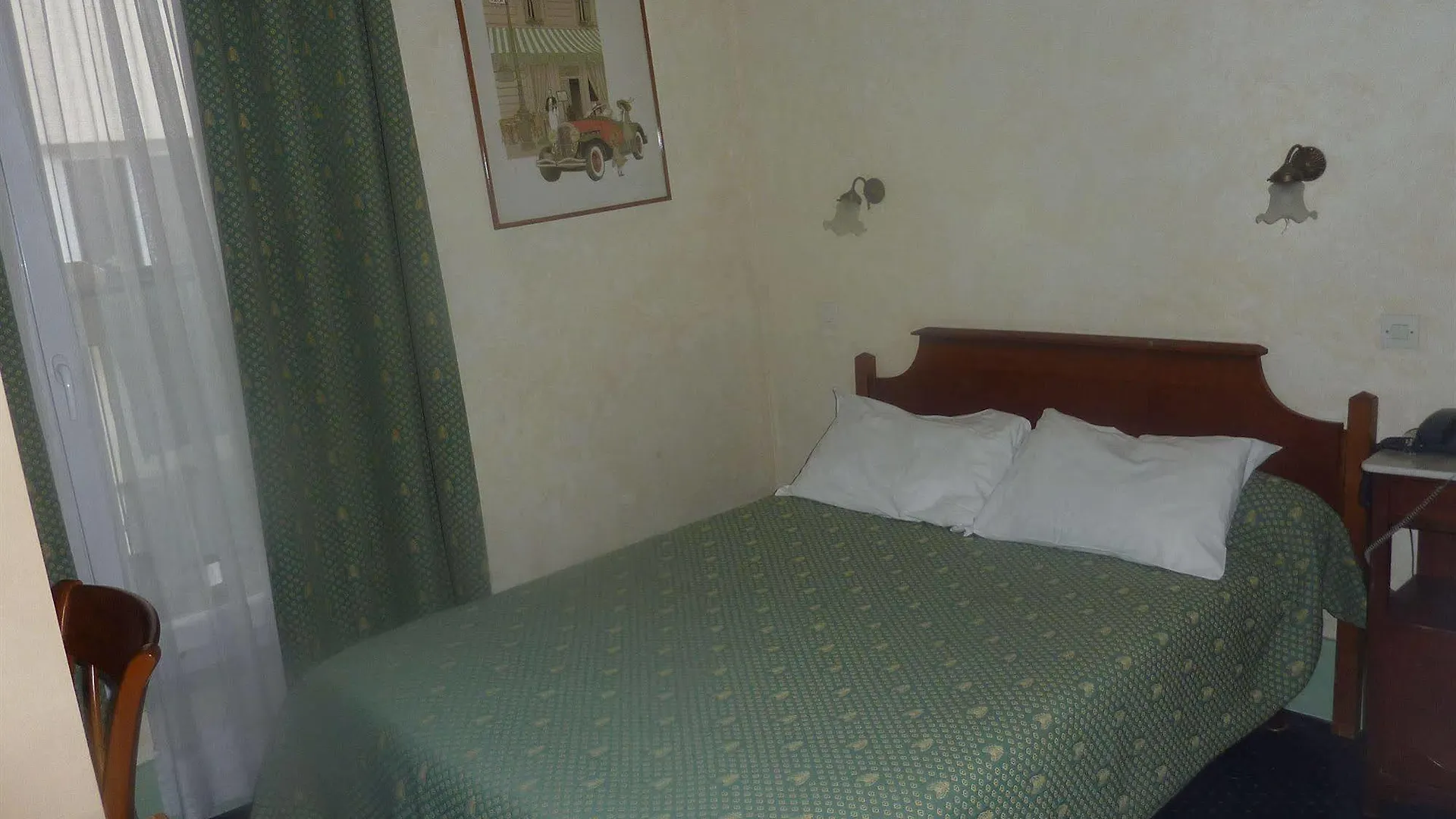 Louvre Otel