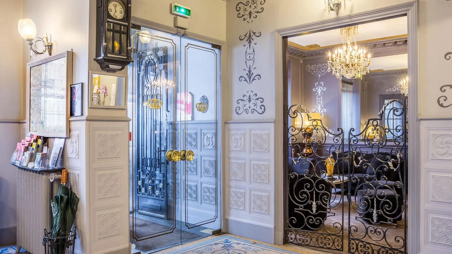 Louvre Otel